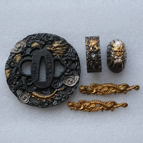 Vista 10 de Espada samurái japonesa Koshirae-Tsuba Fuchi Kashira Menuki Cobre chapado en oro