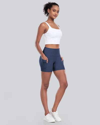 Vista 4 de CHRLEISURE - Pantalones cortos de ciclismo para mujer con bolsillos de licra, cintura alta, con control de abdomen para entrenamiento, yoga