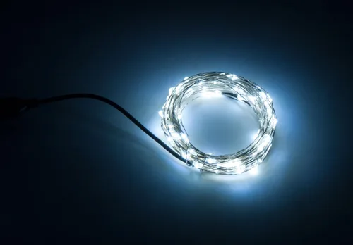 Vista 8 de Karlling guirnalda de luces LED, enchufado de USB, focos LED de alambre plateado, impermeable cadena de luces estrelladas para dormitorio, patio