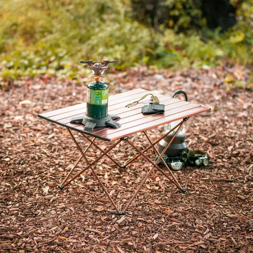Vista 7 de Alpcour Mesa de camping portátil – Mesa auxiliar plegable ligera y compacta en una bolsa con parte superior de aluminio y bisagra resistente para un