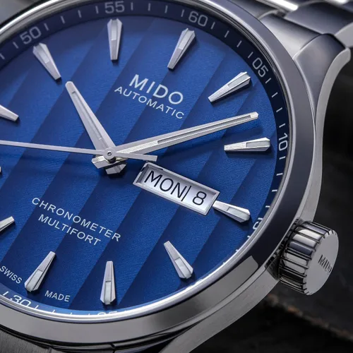 Vista 4 de Mido Watch Reloj Multifort para hombre con cronómetro 1 automático Mido Caliber 80 Base ETA C07821 COSC Azul Patchwork