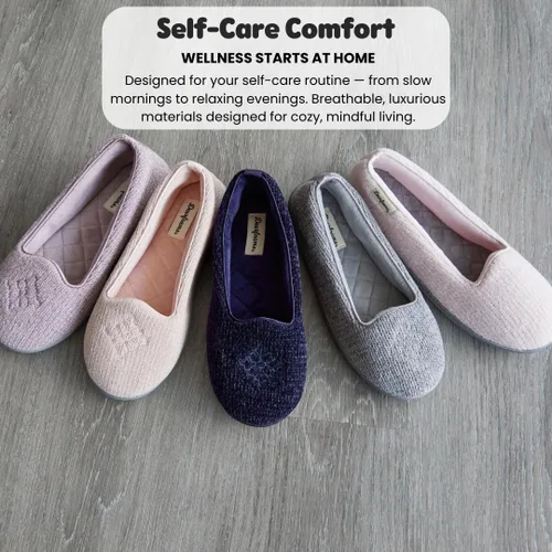 Vista 6 de Dearfoams Zapatos de Casa Rebecca para Mujer con Espuma Viscoelástica Suave y Ligera, Mocasín Acogedor con Forro Cálido y Tallas Anchas Disponibles