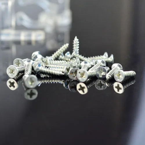 Vista 4 de Wobe 200 clips de luz LED para cuerda con 400 tornillos, clips de montaje de luz de cuerda de PVC transparente de 0.512 in 1/2 pulgadas de plástico
