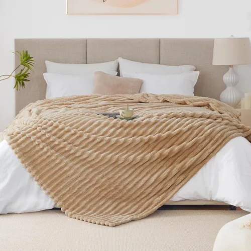 Vista 14 de EXQ Home Manta suave y suave de forro polar, acogedora y ligera para sofá o cama, manta de franela cálida y mullida para todas las estaciones