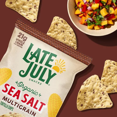 Vista 3 de Late July Chips de tortilla multigrano orgánicos con sal marina, 7.5 onzas