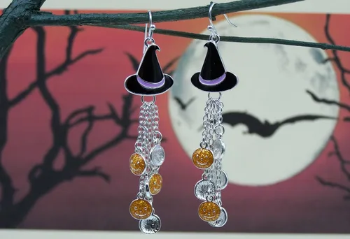 Vista 2 de Della's Designs Pendientes colgantes de sombrero de bruja de Halloween con calabazas colgantes, Zinc Zinc Joyeros Epoxi, No es una piedra preciosa