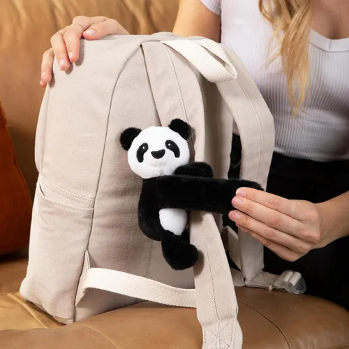Vista 4 de HUGIMALS Hug Babies Bowie The Panda Lindo animal de peluche mini relleno para niños Suave y mimoso portátil, cómodo, adorable compañero