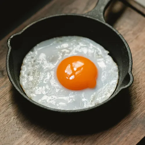 Vista 7 de Sartén antiadherente de hierro fundido grueso con mango y tabla de madera, sartén de cocina para el hogar para huevos, panqueques, pizza y carne