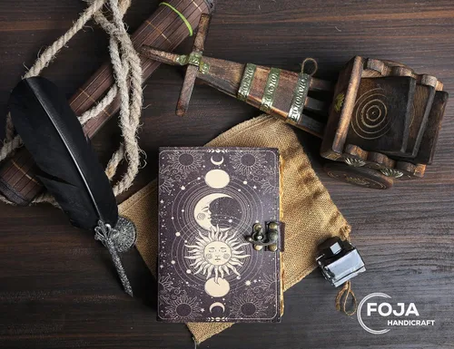 Vista 2 de Sun & Moon - Diario vintage de cuero para hombres y mujeres, 200 páginas de papel vintage antiguo hecho a mano, cuaderno de bocetos de cuero, diario