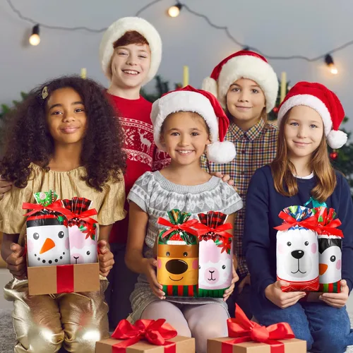 Vista 4 de Funrous 50 bolsas de dulces de Navidad a granel, bolsas de plástico con cordón de regalo, alce, muñeco de nieve, pingüino, bolsas de regalos