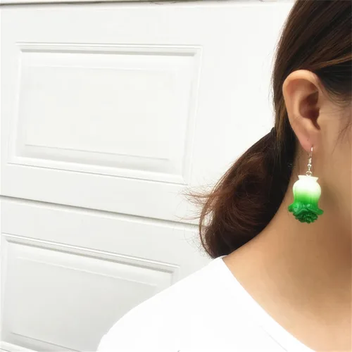 Vista 3 de MALOYANVE Aretes de verduras y frutas para mujeres y niñas, únicos, hechos a mano, divertidos, realistas, resina acrílica, lechuga, col, chile