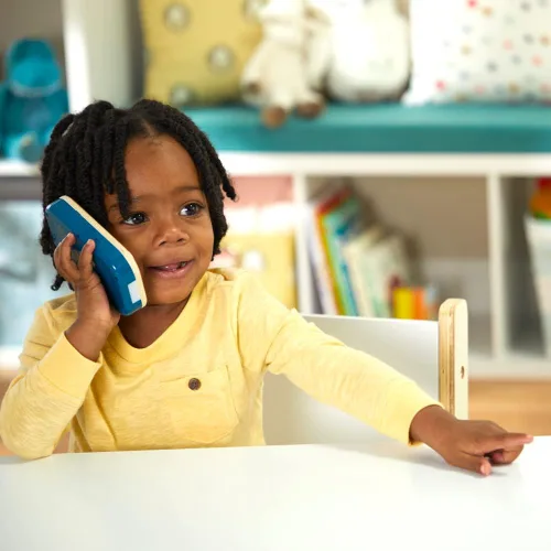 Vista 4 de Playskool Little Wonders Gimme-A-Ring - Teléfono de juguete - Deja mensajes telefónicos para bebé - A partir de 6 meses
