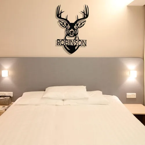 Vista 4 de Letrero de metal con cabeza de ciervo, decoración de cabeza de ciervo, monograma personalizado, inspirado en cazador, arte de pared de metal