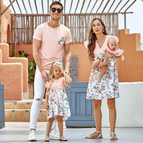 Vista 3 de Trajes familiares a juego, vestidos con estampado floral de mamá y yo, camiseta rosa, trajes a juego