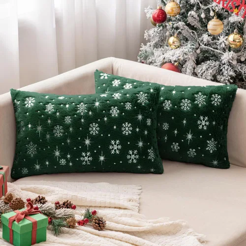 Vista 22 de MIULEE - Juego de 2 fundas de cojín decorativas de Navidad, hechas de piel sintética suave con copos de nieve plateados y brillantina, para Verde