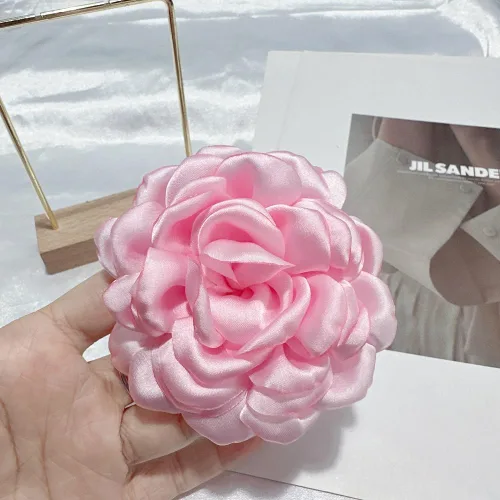 Vista 5 de Delicados broches de flores de peonía, delicados broches de gasa con rosas clásicas para bodas, fiestas, banquetes de baile para mujeres, elegantes