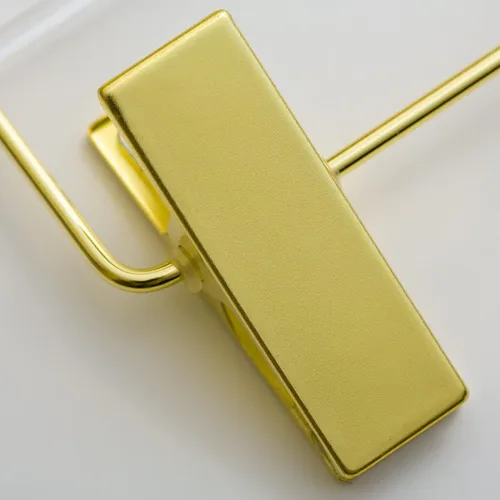 Vista 7 de HomeCube USA - Percha de acrílico transparente con ganchos y clips dorados, organizador resistente para faldas, pantalones y más, elegante diseño