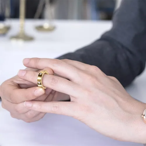 Vista 6 de Anillos de amor de la amistad chapados en oro de 18 quilates con circonita cúbica de acero inoxidable, anillos de promesa de boda, anillos de amor