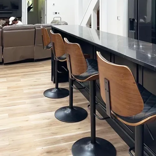 Vista 9 de LUNLING Taburetes de bar giratorios con respaldo y reposapiés, taburetes de mostrador modernos ajustables de mediados de siglo, sillas de bar Beige