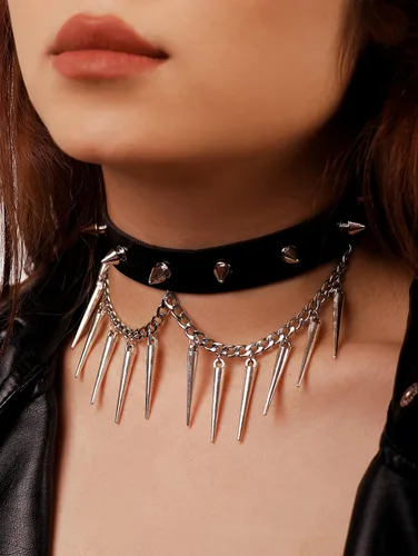 Vista 2 de Sacina Gargantilla gótica punk con pinchos, gargantilla negra, gargantilla de cuero con pinchos, gargantilla gótica, collar de Halloween, regalo