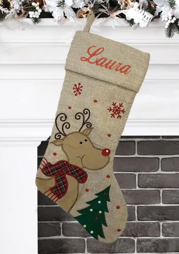 Vista 3 de Calcetín de Navidad personalizado, reno, Papá Noel, trineo de Papá Noel, diseño moderno, nombre bordado, grande de 18.5 pulgadas, color beige