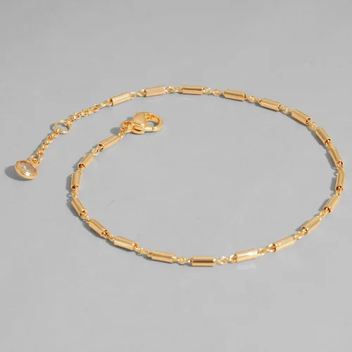 Vista 5 de Dremmy Studios Pulsera de oro para mujer, chapada en oro de 18 quilates, delicado clip de circonita cúbica, disco de moneda, estrella, cable