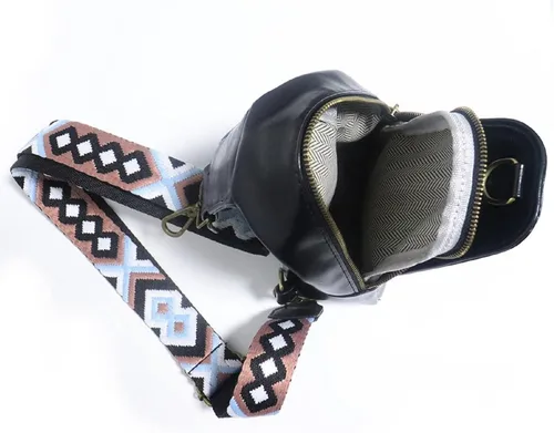 Vista 5 de Bolso de pecho para mujer, bolso bandolera pequeño de piel sintética, mochila de hombro para viajes de senderismo (negro puro)