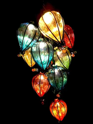 Vista 7 de 11 pies de luces de cadena multicolor con 10 bombillas, luces LED decorativas impermeables y conectables con certificación UL para colgar en patio