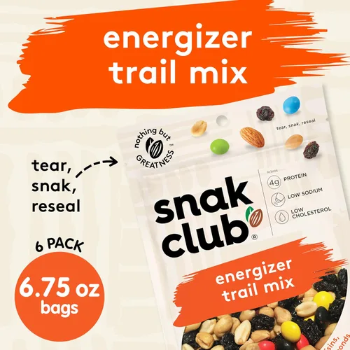 Vista 3 de Snak Club Energizer Trail Mix con cacahuetes salados tostados, pasas, caramelos de chocolate, almendras tostadas, aperitivos sin gluten y kosher