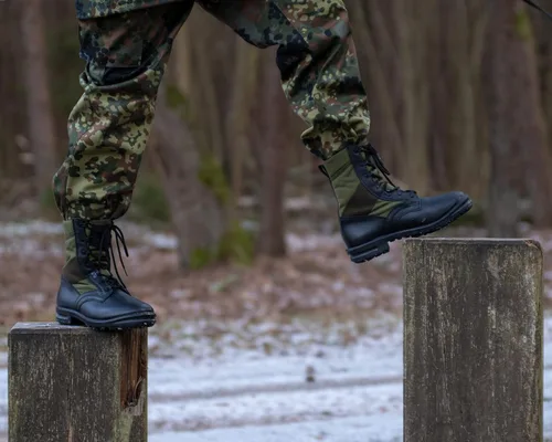 Vista 7 de Botas originales de la selva del ejército alemán para los hombres - BALTES Botas militares de los hombres negroverde - Botas de combate de cuero