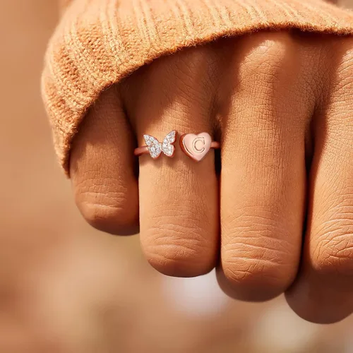 Vista 4 de Anillos apilables con iniciales para mujeres y niñas, chapados en oro rosa, con letra mayúscula, para mujeres, adolescentes, niñas, anillos