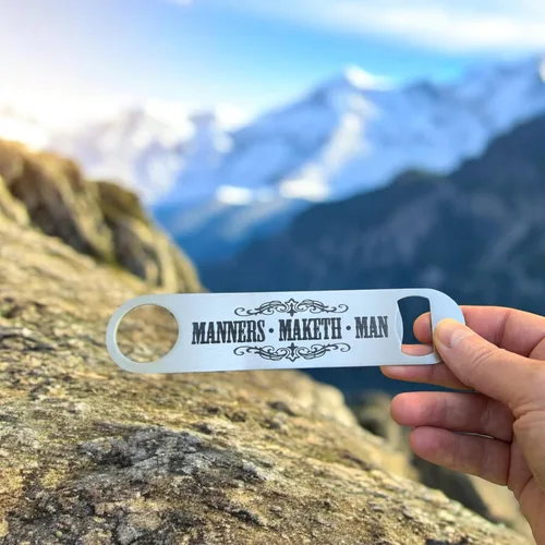 Vista 2 de Abrebotellas - Manners Maketh Man