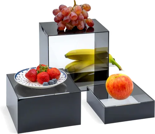Vista 2 de Red Co. Juego de 3 elevadores de acrílico negro brillante / transparente con parte superior de cubo para exhibición con fondos huecos