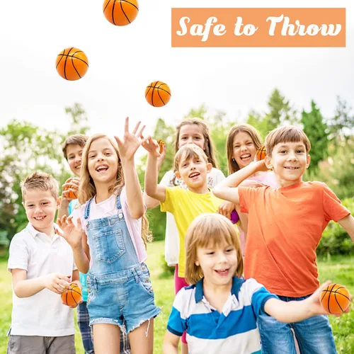 Vista 3 de Paquete de 24 unidades de pelota antiestrés de baloncesto de 2.5 pulgadas, mini pelotas de espuma para apretar con temática deportiva para regalo