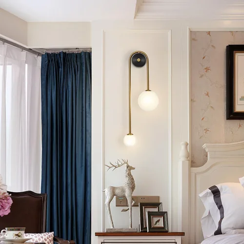 Vista 9 de Lámpara de pared moderna de mediados de siglo con forma de globo para interiores, 2 luces, color negro y dorado, con vidrio de leche, lámparas