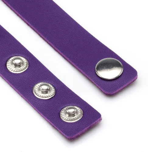 Vista 3 de MILAKOO - Collar de cuero sintético con corazón estilo punk