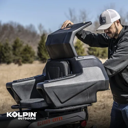 Vista 4 de Kolpin 4438 - Caja de casco trasera para ATV Negra Pequeña
