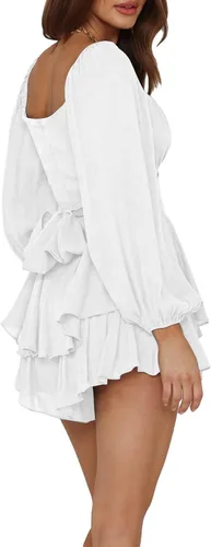 Vista 2 de Mameluco de manga abombada para mujer, vestido con volantes y hombros descubiertos con pantalones cortos de manga larga con capas fluidas de pirata