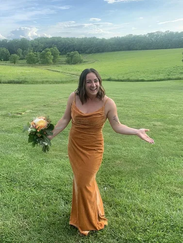 Vista 4 de Vestido de dama de honor de terciopelo con cuello vuelto para mujer, largo, moderno, formal, para invitada de boda, con abertura lateral, M005