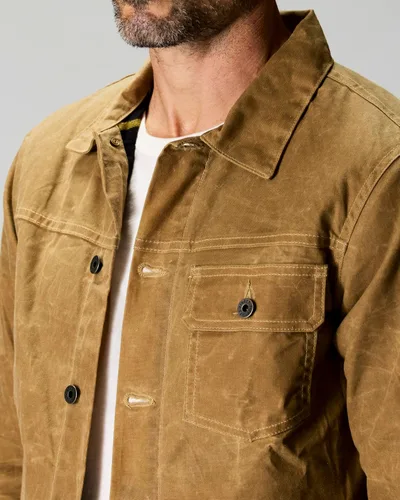 Vista 7 de Huckberry Flint and Tinder Chaqueta de Camionero Encerada con Forro de Franela para Hombre, Chaqueta para Hombre Resistente al Agua y a la Intemperie