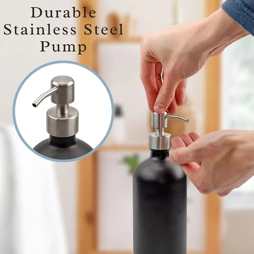 Vista 5 de Cornucopia Brands Botellas de vidrio negro de 16 onzas con bombas de acero inoxidable (paquete de 2); Boston Round recubierto de negro