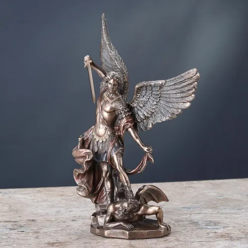 Vista 6 de Unicorn Studios San Miguel de pie sobre el demonio con espada escultura religiosa 7 7/8 pulgadas de alto