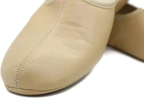 Vista 5 de Zapatillas de cuero de interior para mujer, color crema tradicional, zapatos de casa Babuche, mocasín