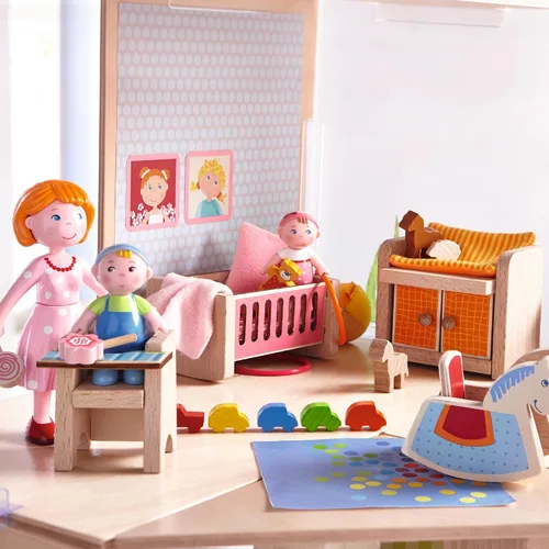 Vista 2 de HABA Little Friends - Mueble para casa de muñecas para muñecas Bendy de 4 pulgadas