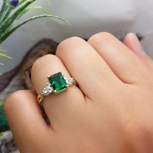 Vista 2 de Dazzlingrock Collection 8x6mm Emerald Shape Center Lab Created Emerald & 2.2mm Round White Sapphire on Side Crisscross Shank Engagement Ring for Her