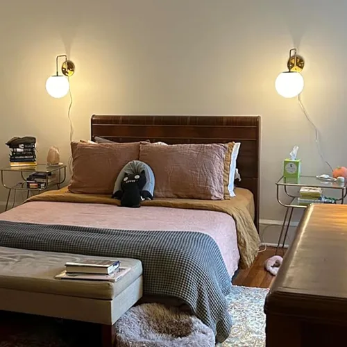 Vista 3 de DAYCENT Aplique de pared dorado con pantalla de vidrio de leche Latón