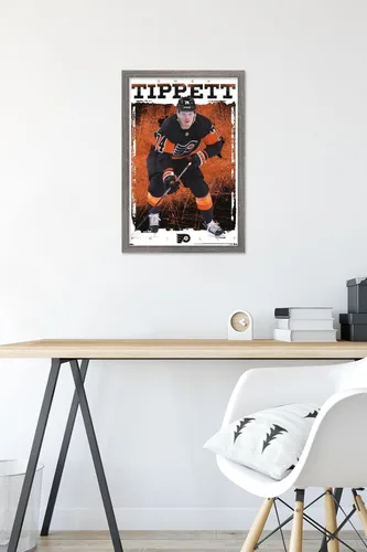 Vista 6 de Trends International NHL Philadelphia Flyers - Póster de pared Owen Tippett 23, 22.4 pulgadas de largo x 14.7 W, versión enmarcada en madera