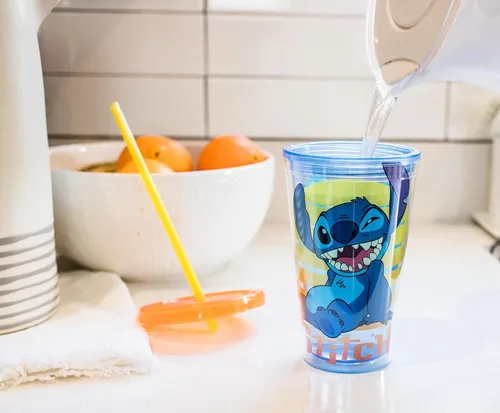 Vista 2 de Disney Lilo & Stitch Taza de carnaval con popote reutilizable, tapa a prueba de fugas, cubos de hielo de plástico, vaso de plástico sin BPA, vaso