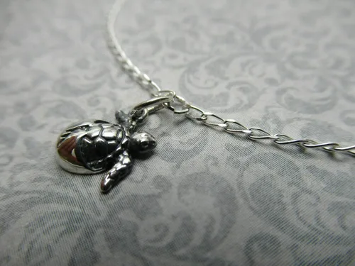 Vista 3 de Pulsera de tobillo de plata de ley 925 con diseño de tortuga de mar y océano