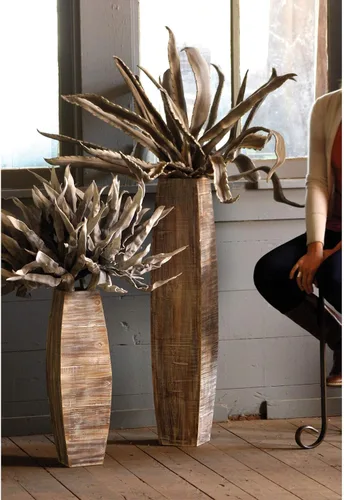 Vista 2 de Juego de jarrones de piso de madera lavada blanca moderna de mediados de siglo, dos floreros decorativos florales